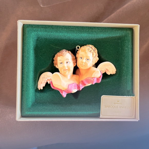 1983 Hallmark QX4229 "Baroque Angels" Ornament - Picture 1 of 9